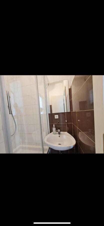 Bishnu Hostel Zagreb Eksteriør billede